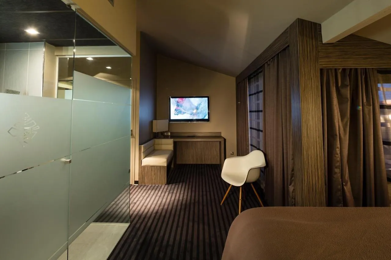 ****  Hotel De Brienne Toulouse France